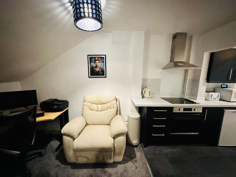 1 Luxe Exec Bedroom Apt Derby Buitenkant foto