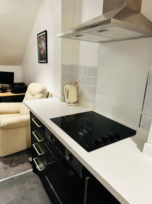 1 Luxe Exec Bedroom Apt Derby Buitenkant foto